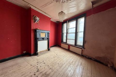 Mixed use for sale, 11 Station Square, Lowestoft, Suffolk NR32 1BA