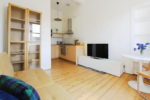1 bedroom flat to rent, Albert Street, Edinburgh EH7
