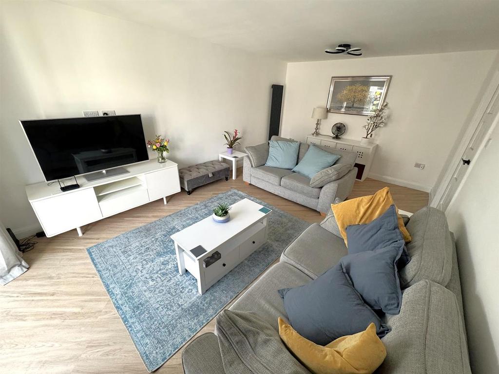 Thumbnail image5 (1).jpg