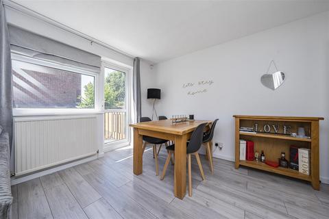 19 Bunces Close, Eton Wick, Windsor, SL4 6PL