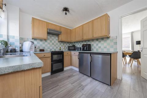 19 Bunces Close, Eton Wick, Windsor, SL4 6PL
