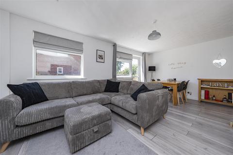 19 Bunces Close, Eton Wick, Windsor, SL4 6PL