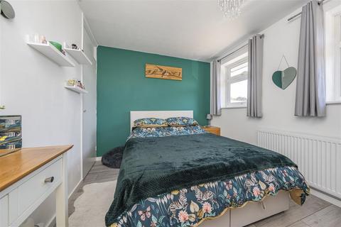 19 Bunces Close, Eton Wick, Windsor, SL4 6PL