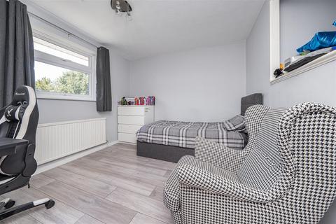 19 Bunces Close, Eton Wick, Windsor, SL4 6PL