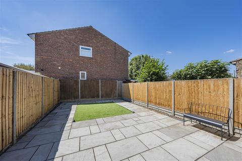 19 Bunces Close, Eton Wick, Windsor, SL4 6PL