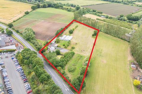 undefined, White House, Main Road, Cropthorne, Pershore, Worcestershire