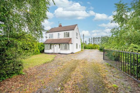 undefined, White House, Main Road, Cropthorne, Pershore, Worcestershire