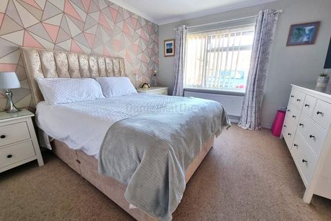 2 bedroom semi-detached bungalow for sale, Carys Close, Penarth, The Vale Of Glamorgan. CF64 3RD