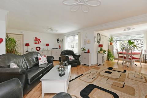 3 bedroom detached house for sale, Crofton Rise, Dronfield, Derbyshire, S18