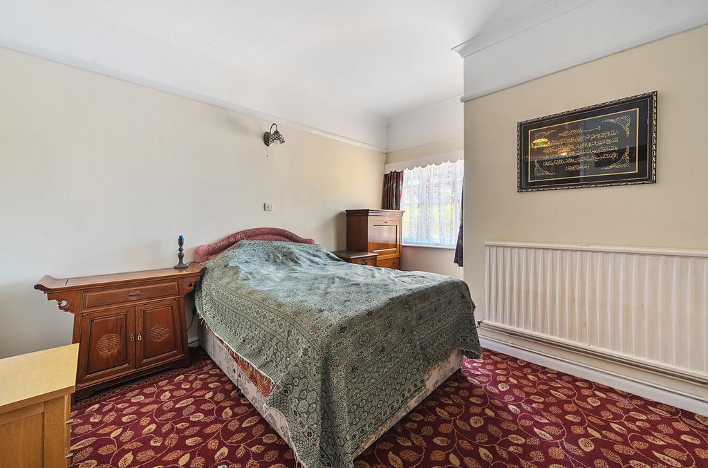 1320144-12-686eb1...