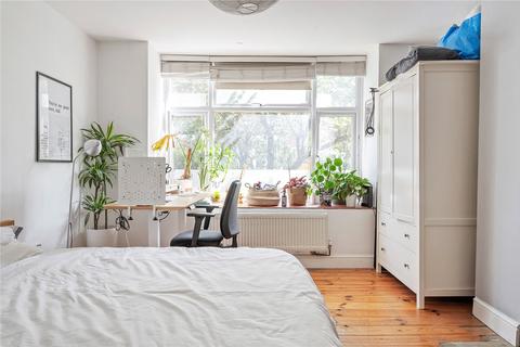2 bedroom apartment for sale, Finsbury Park Road, London, United Kingdom, N4
