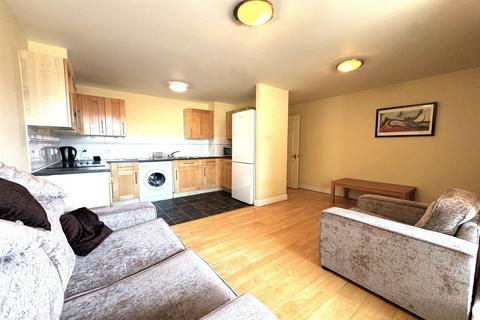 1 bedroom apartment to rent, Lowestoft Mews, E16