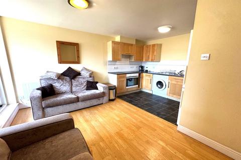 1 bedroom apartment to rent, Lowestoft Mews, E16