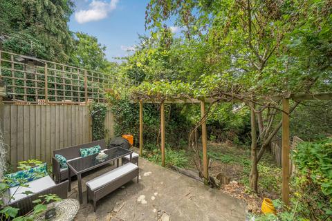 61b Lansdowne Lane, London, SE7 8TN