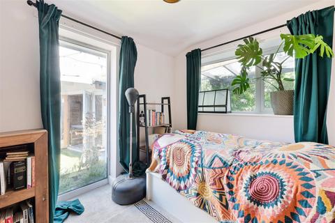 33 Bramble Walk, Epsom, KT18 7TB