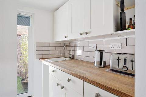 33 Bramble Walk, Epsom, KT18 7TB
