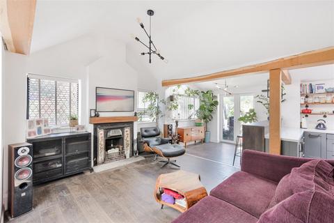 33 Bramble Walk, Epsom, KT18 7TB
