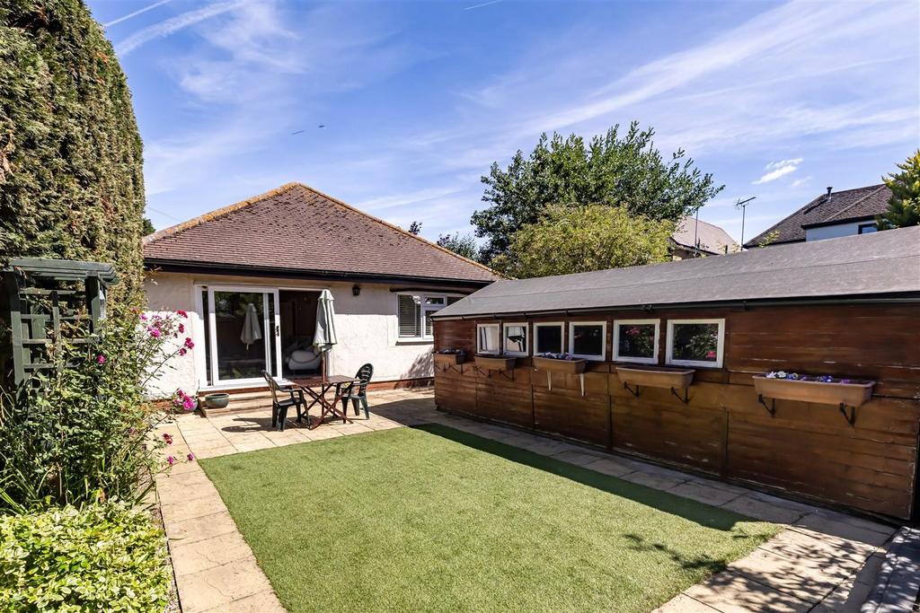 208 Queens Road CM16 (16).jpg