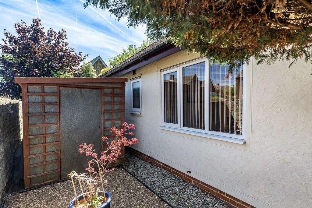 208 Queens Road CM16 (19).jpg