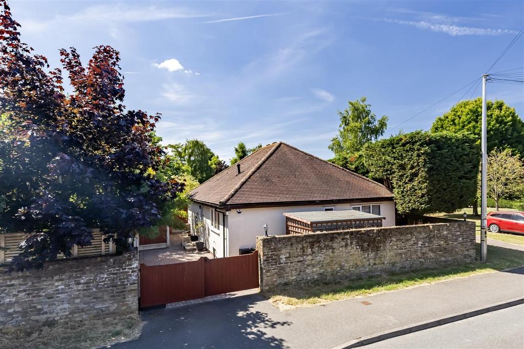 208 Queens Road CM16 (22).jpg