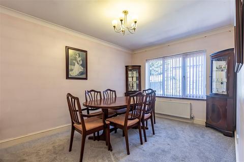 2 bedroom detached bungalow for sale, Queens Road, North Weald