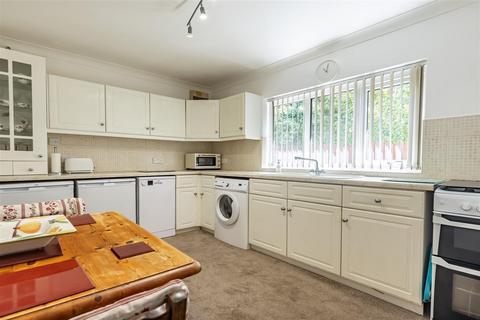 2 bedroom detached bungalow for sale, Queens Road, North Weald