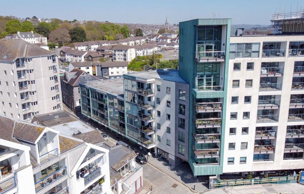 Harbour Avenue, Pinnacle Quay, PL4 2 bed apartment - £285,000