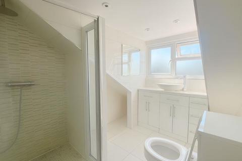 2 bedroom flat to rent, Fore Street, Edmonton, N9