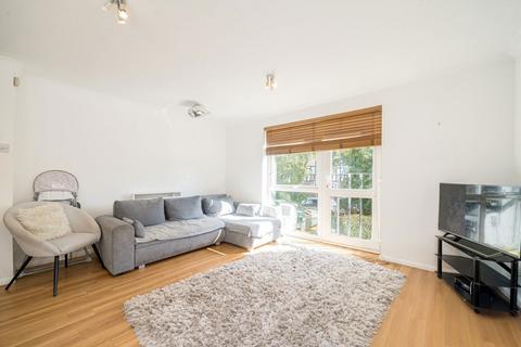 2 bedroom flat for sale, Uxbridge Road, Hampton TW12