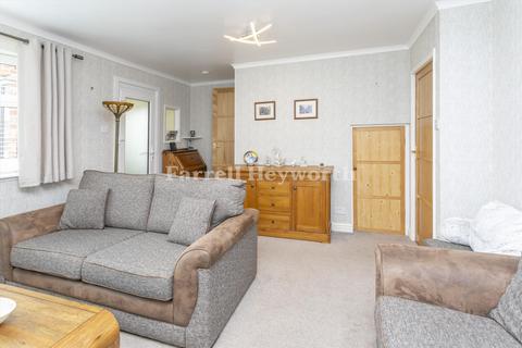 8 Cypress Walk, Barrow-in-furness, LA13 0JY