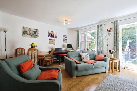2 bedroom mews for sale, Wallace Court, Bancroft
