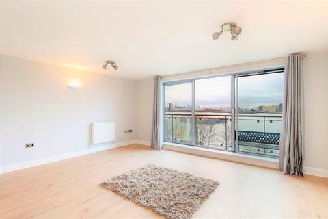 2 bedroom apartment for sale, Miles Close, West Thamesmead, London, SE28