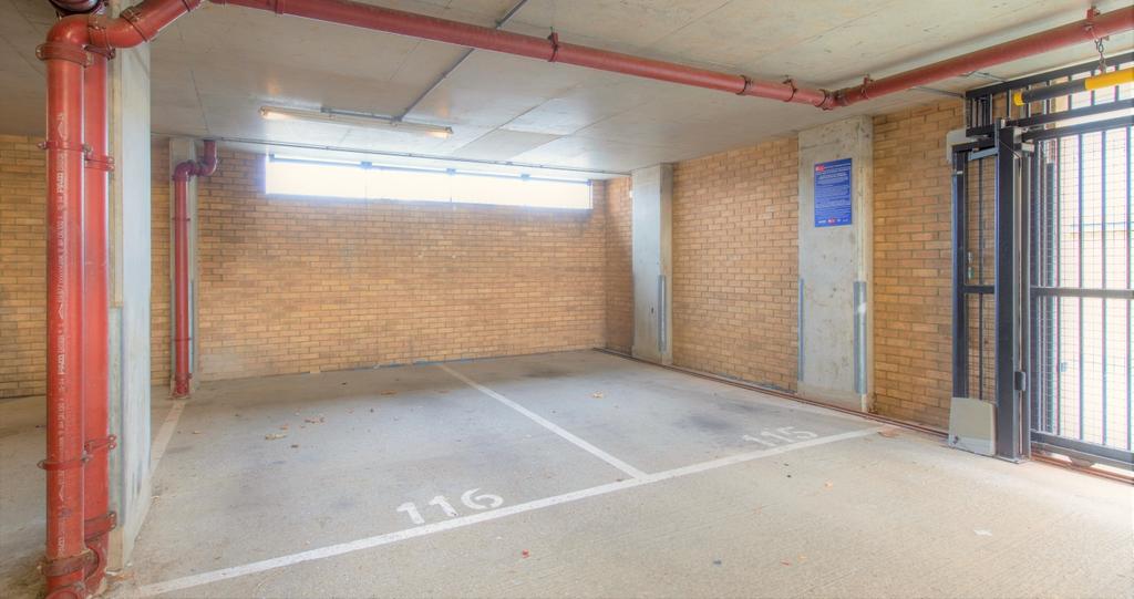 Garage - 22 Miles Close, SE28 0 NJ