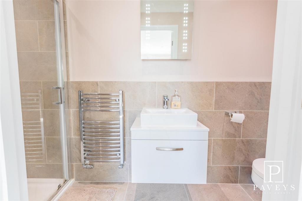 Ensuite shower room