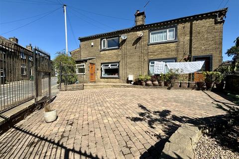 36 Ambler Thorn, Queensbury, Bradford, BD13 2DL