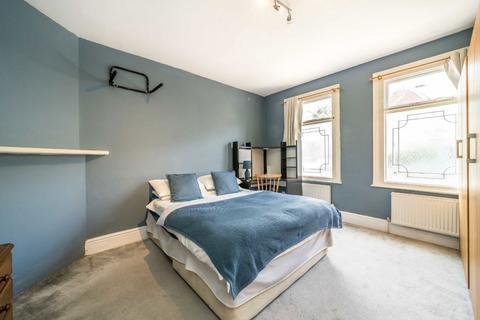 2 bedroom maisonette for sale, Oakmead Road, London SW12