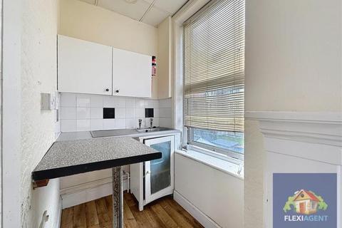 6 bedroom flat for sale, Southport, Merseyside PR9