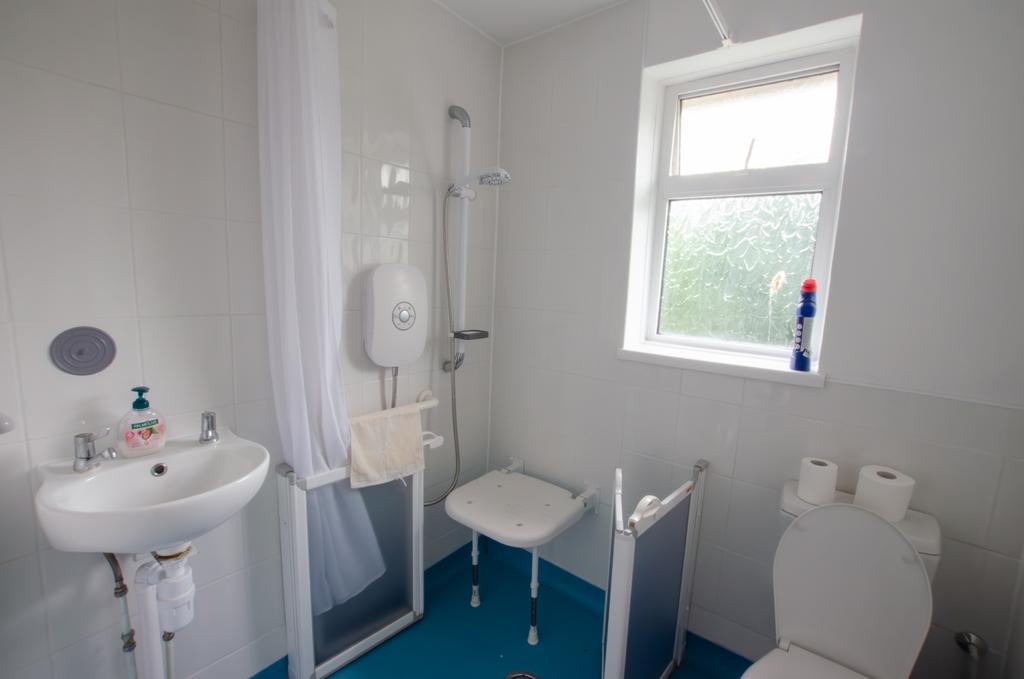 79 Margaret Crescent - TPS Bodmin 01208 74182-8