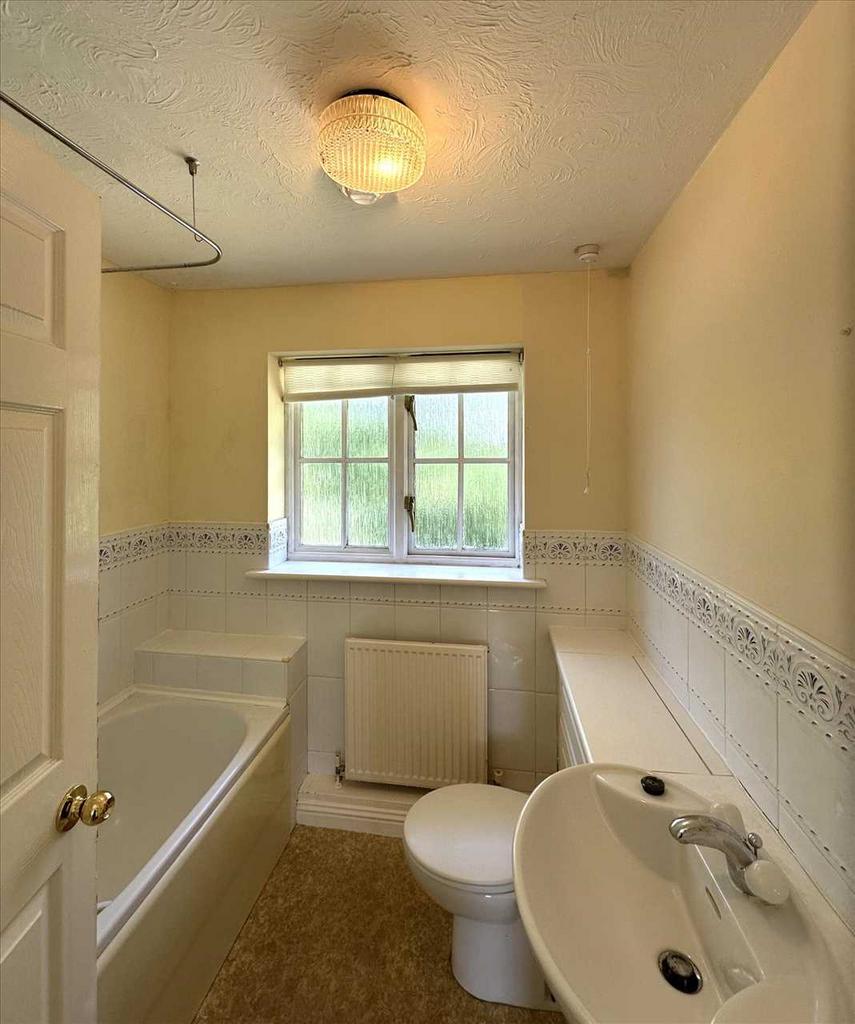 Front bedroom 3: