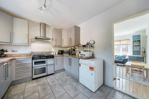 25 Bricksbury Hill, Farnham, GU9 0LZ