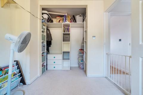 25 Bricksbury Hill, Farnham, GU9 0LZ