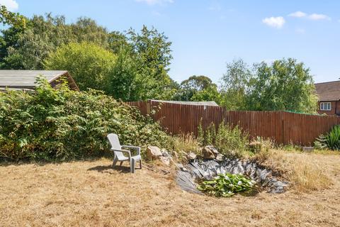 25 Bricksbury Hill, Farnham, GU9 0LZ