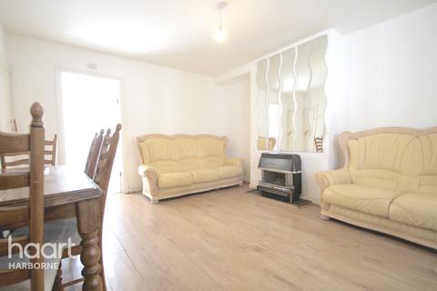 4 bedroom terraced house to rent, POOLE CRESCENT, HARBORNE