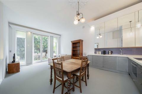 2 bedroom flat for sale, Greencroft Gardens, London NW6