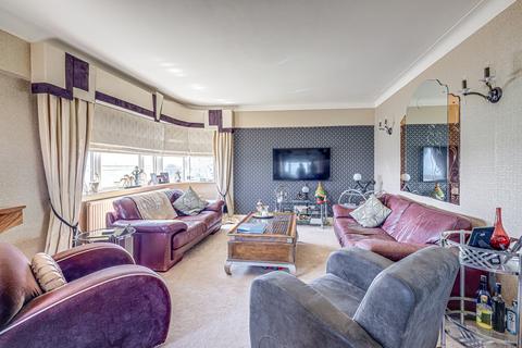 3 bedroom apartment for sale, Seaforth Road, Westcliff-on-sea, SS0