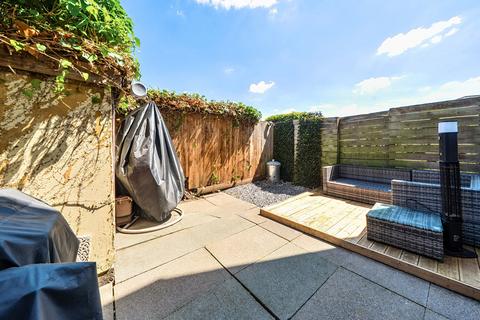 54 Gale Close, Mitcham, CR4 3QJ