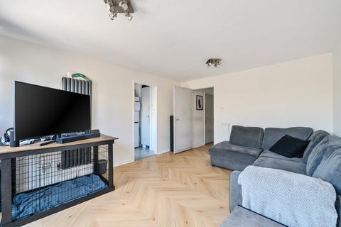 54 Gale Close, Mitcham, CR4 3QJ