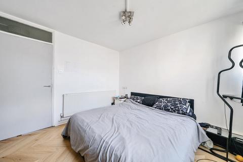 54 Gale Close, Mitcham, CR4 3QJ