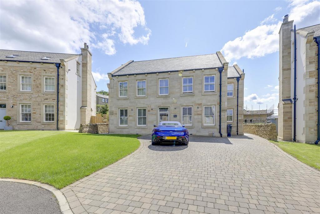 Front External & Driveway