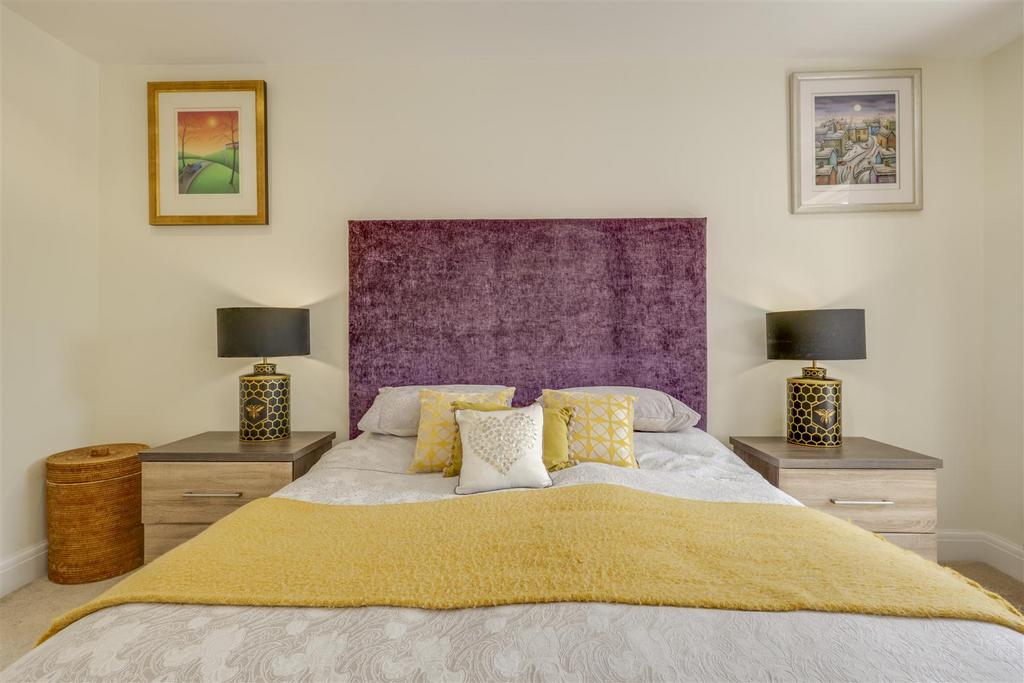 Feature Bed